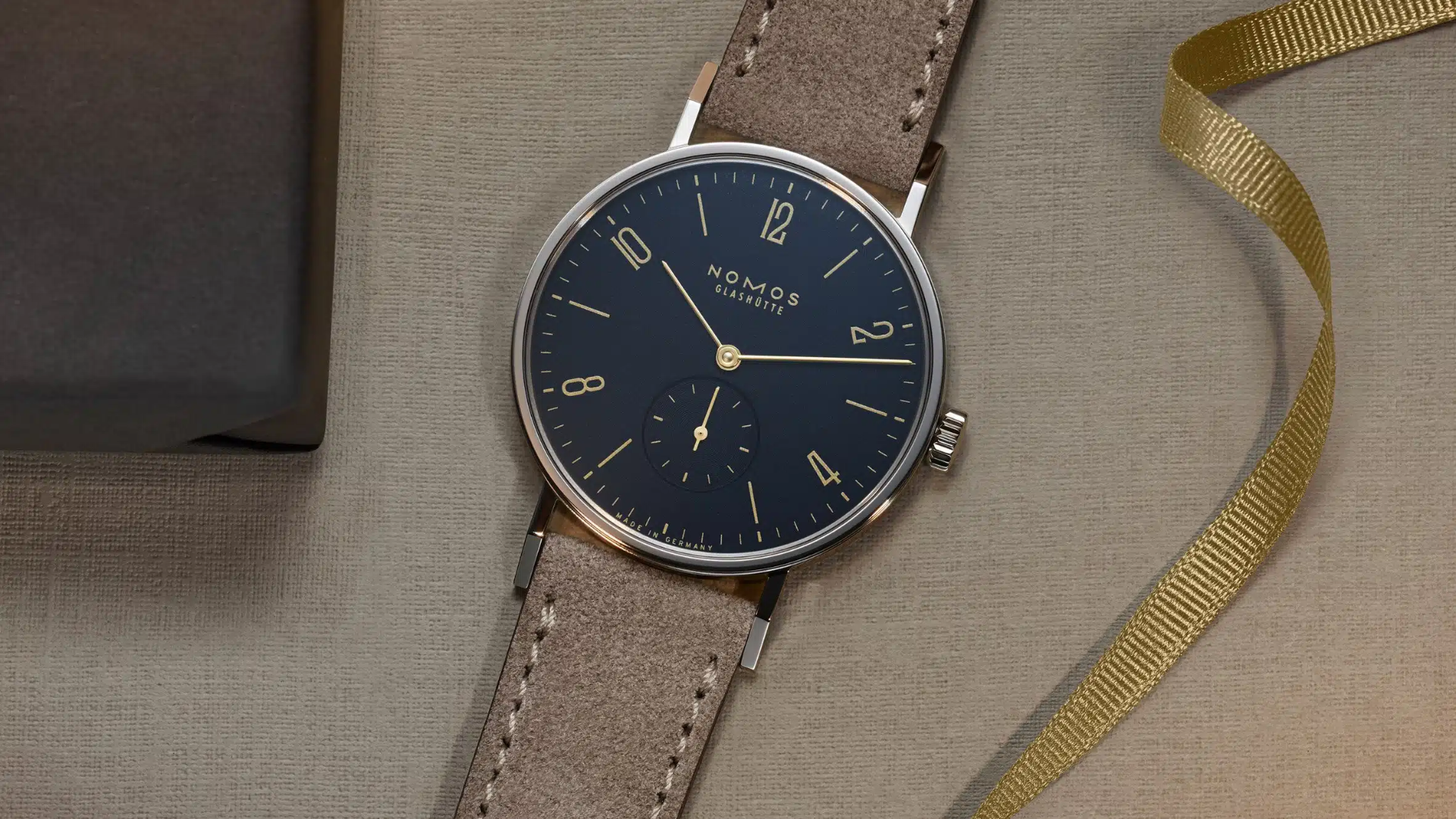 Đồng hồ của Đức Nomos Glashütte Tangente sang trọng