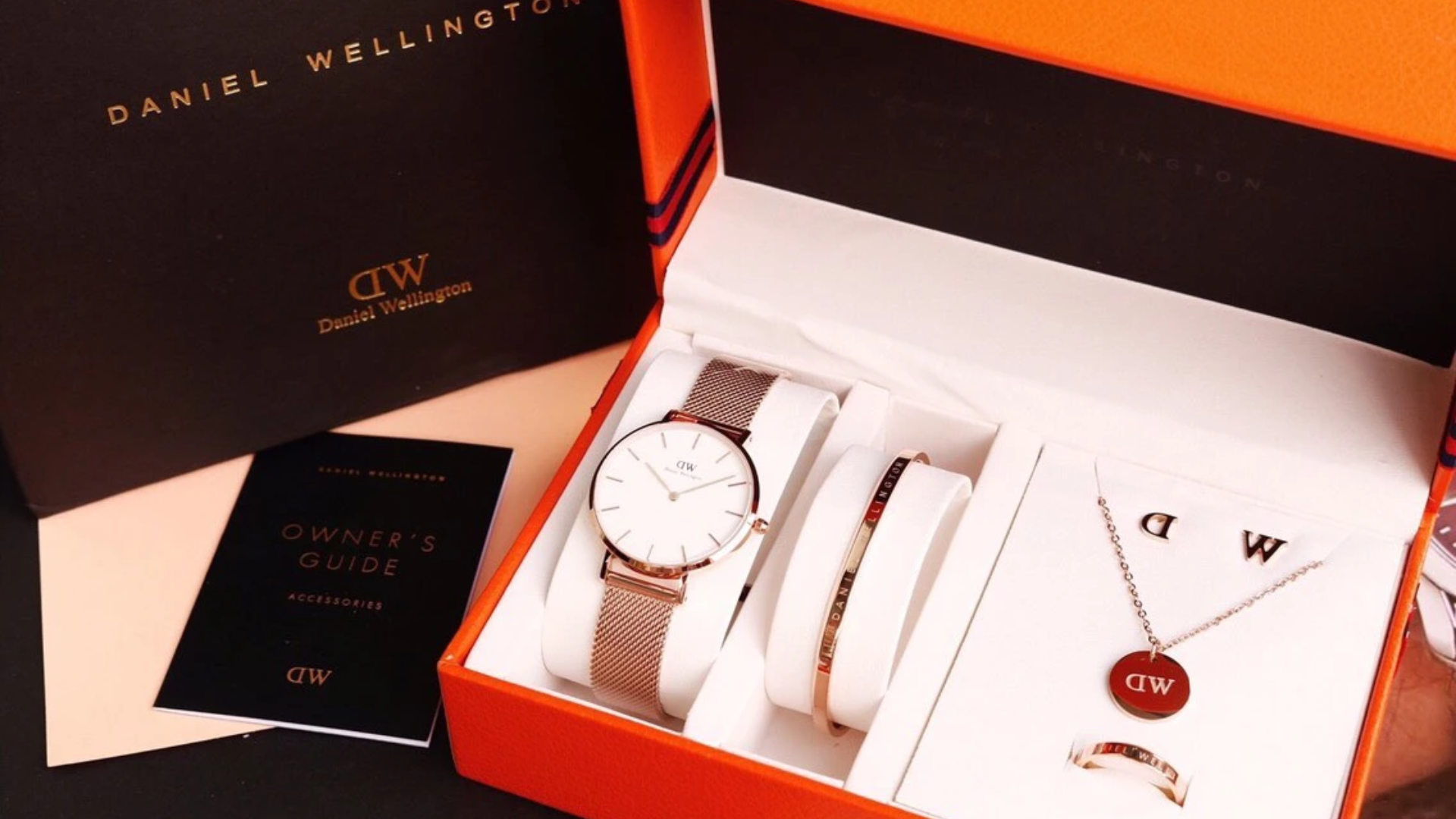 Đồng hồ tặng giáo viên - Daniel Wellington Classic Petite Melrose