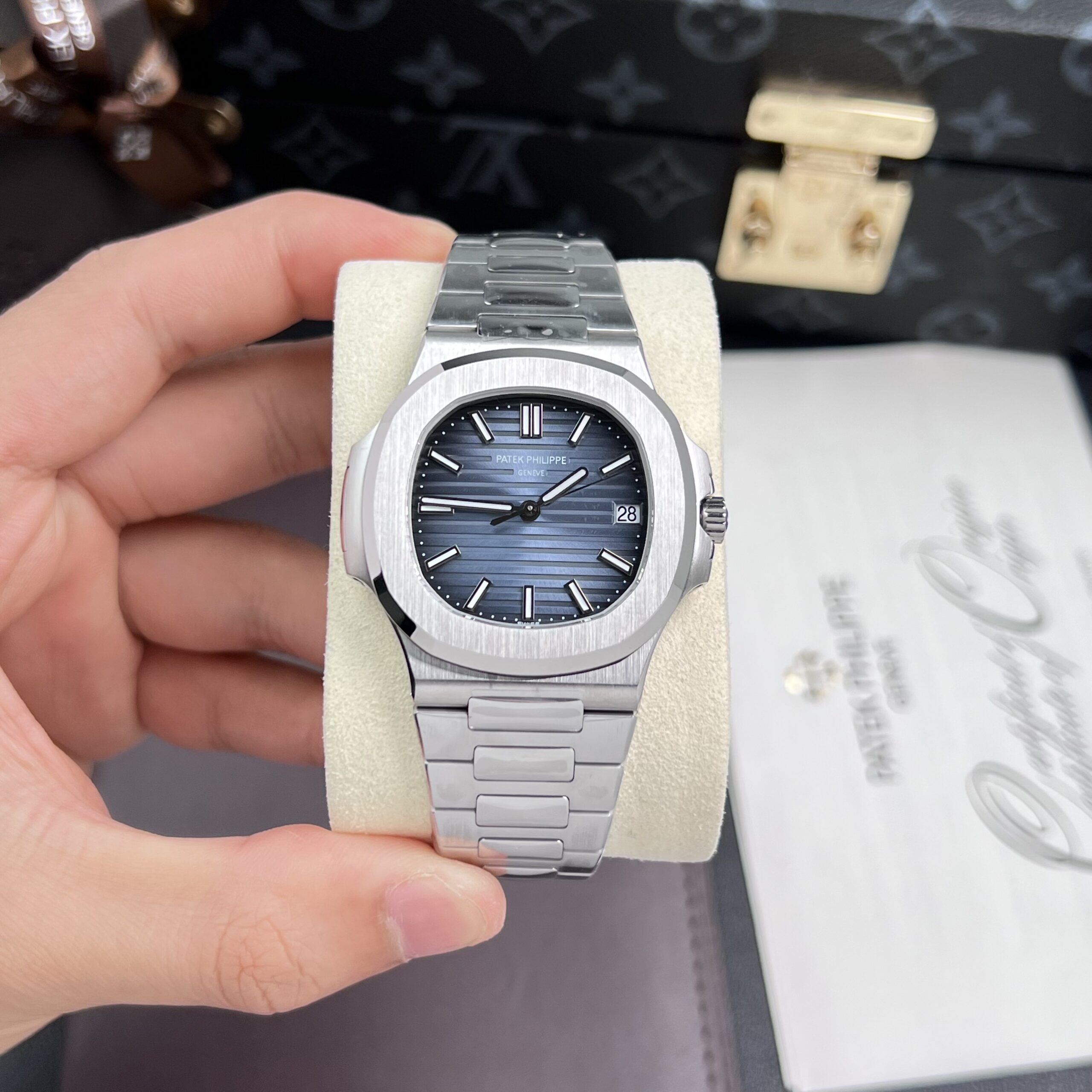 Đồng hồ Patek Philippe Nautilus 5711