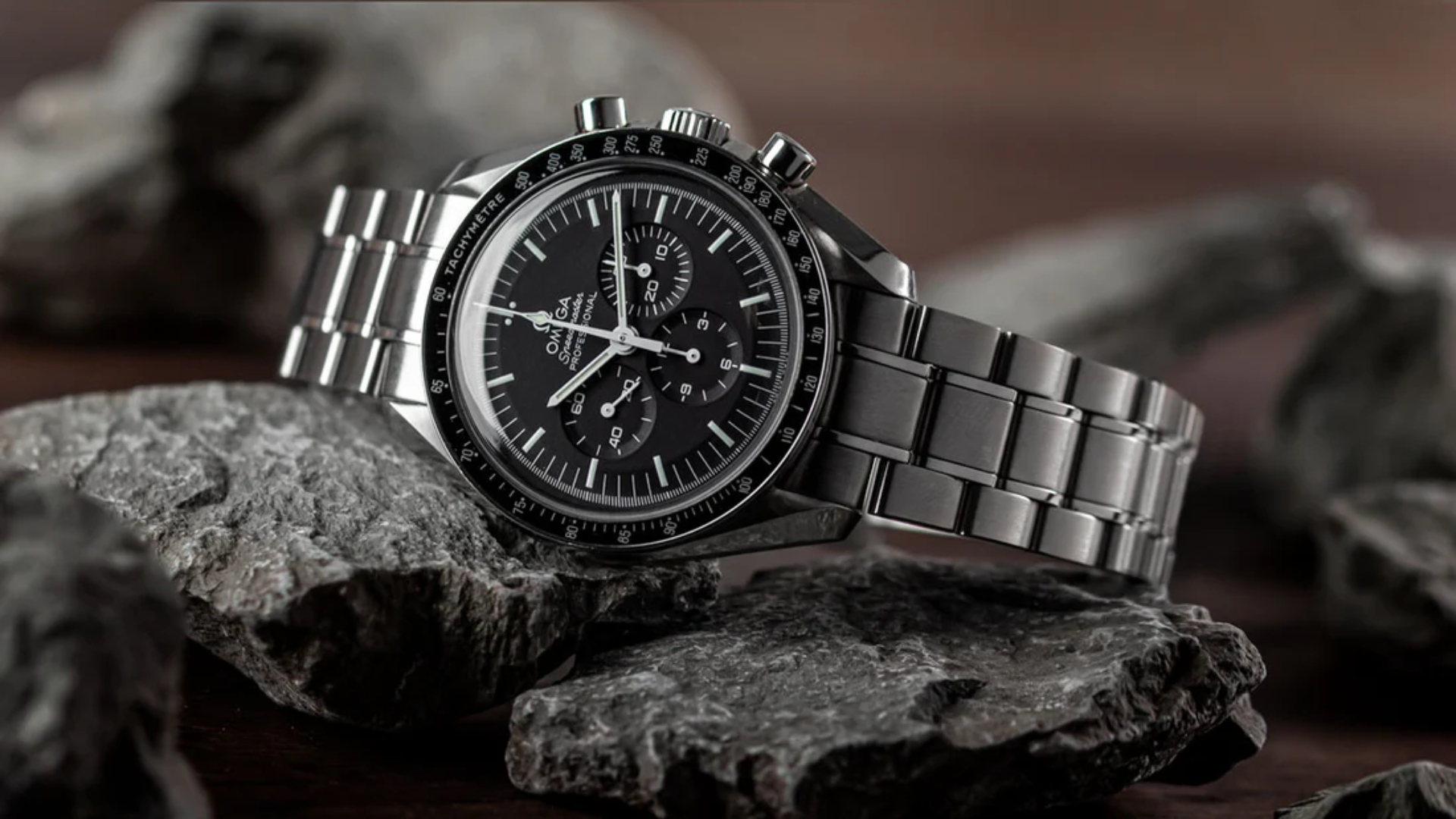 Mua đồng hồ qua mạng Omega Speedmaster bạn hãy tìm hiểu kĩ.