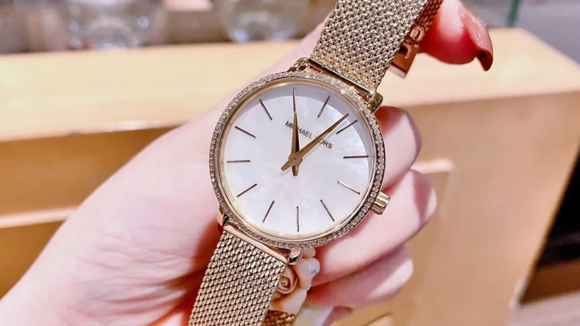 Michael Kors Pyper - Đồng hồ Michael Kors nữ dây kim loại nhẹ nhàng