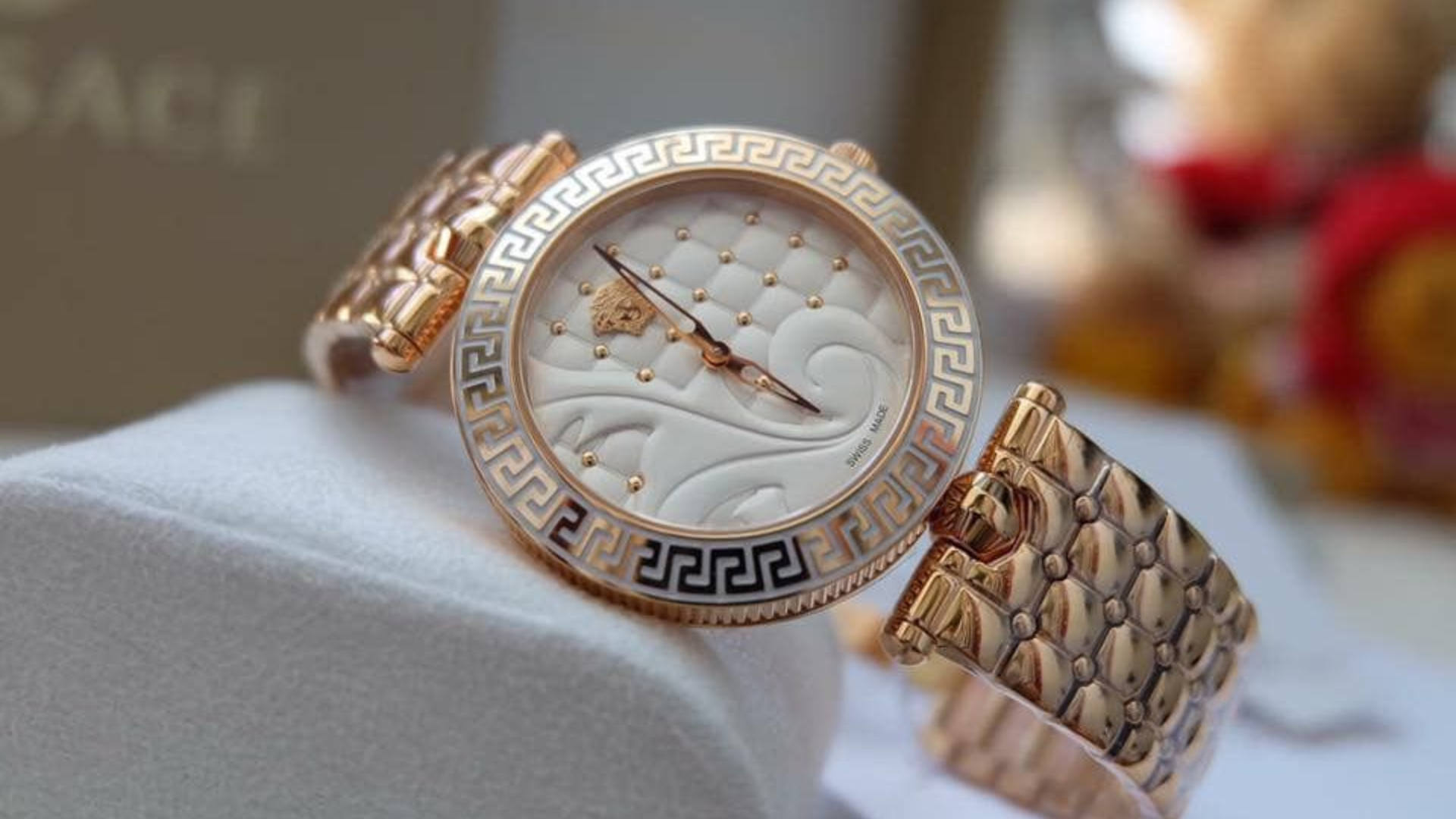 Đồng hồ Versace nữ dây kim loại vàng Versace Vanitas Watch tinh xảo